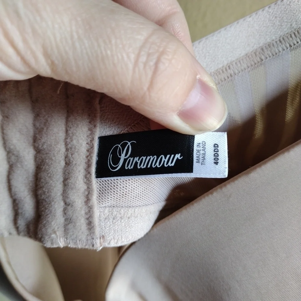 Paramour Women's Nude Lightly Padded Underwire Bra Sz 40DDD- Adjustable Strap